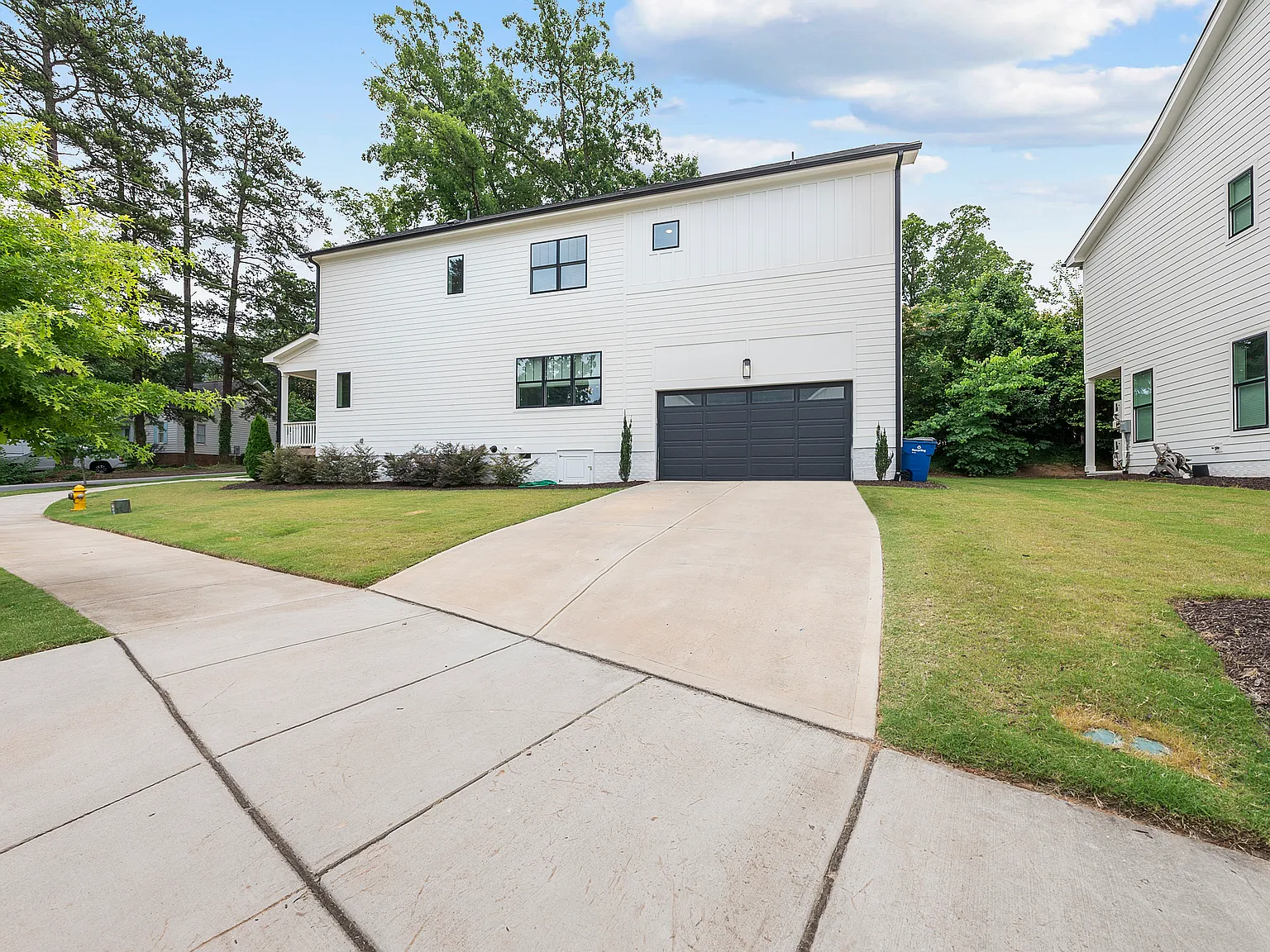 4 bed, 3.5 bath, 2787 sqft, $3,800 — Photo 3
