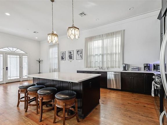 5th image of 926 Brooklyn Ave