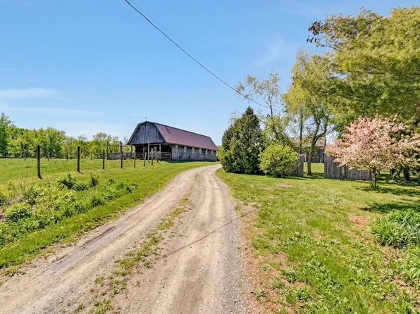 1221 State Route 247, Clifford Township, PA 18407
