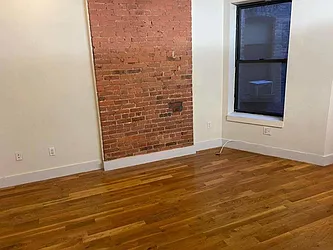 Rented by Tapiro Realty