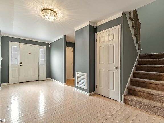 5th image of 130 Butternut Dr #130