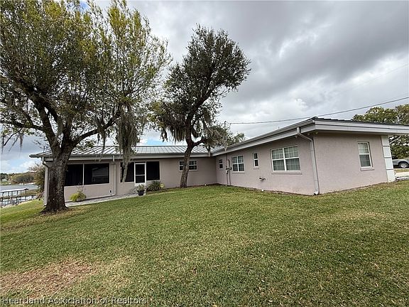 4th image of 209 McCoy Dr