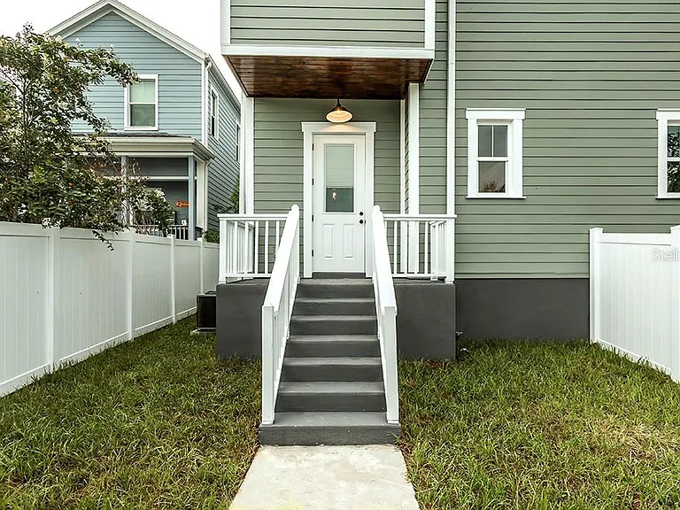 1408 E Curtis St #B — Photo 41