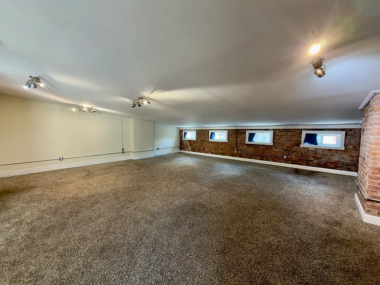 814 Main St #4B — Photo 2
