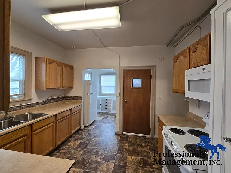 708 N 31st St #A — Photo 6