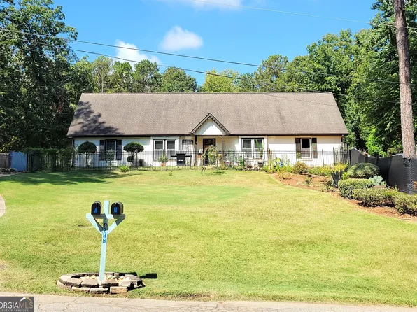 9285 Cedar Ridge Dr NW, Covington, GA 30014