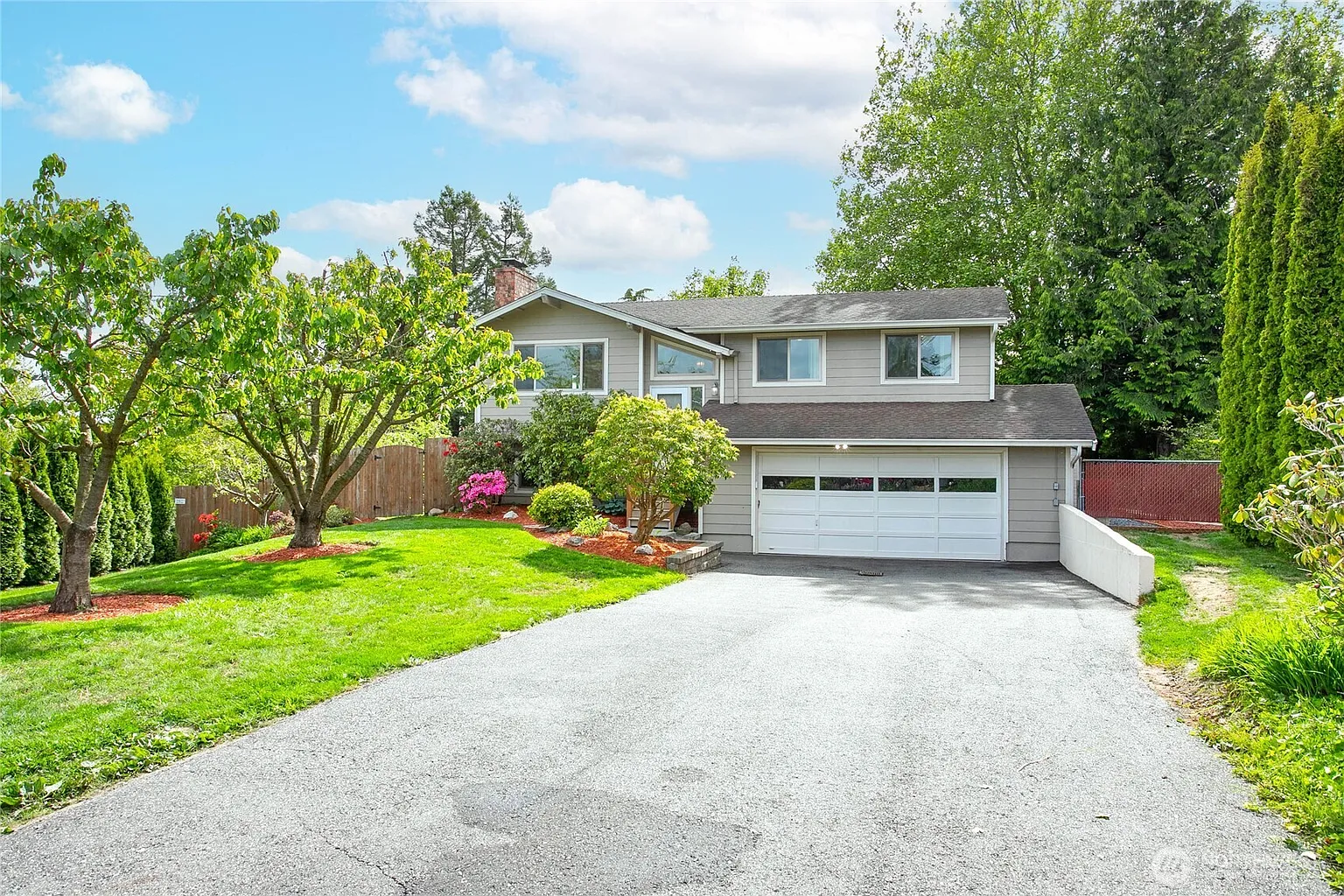 2151 Hillside Place photo 1