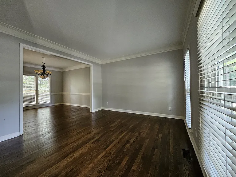 450 Eastbourne Way — Photo 4