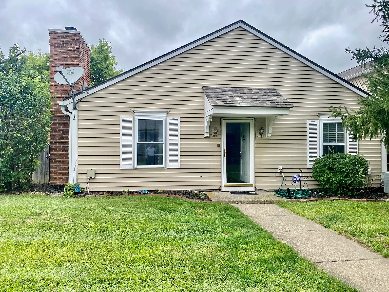 5956 Oakbrook Ln photo 1