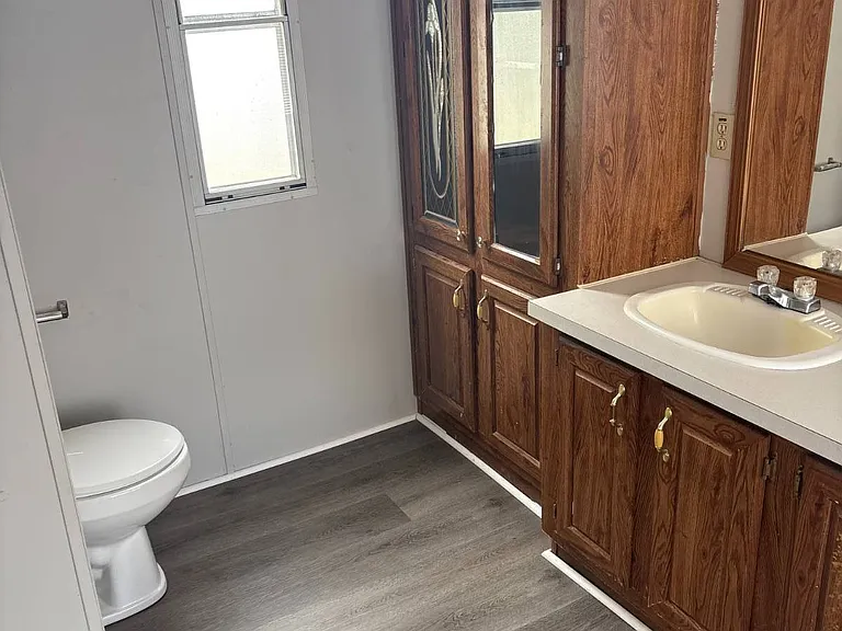300 Pearl St #9 — Photo 6