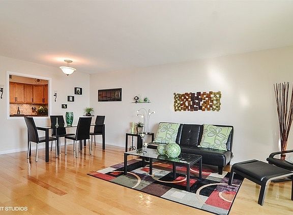 5th image of 5855 N Sheridan Rd APT 23E