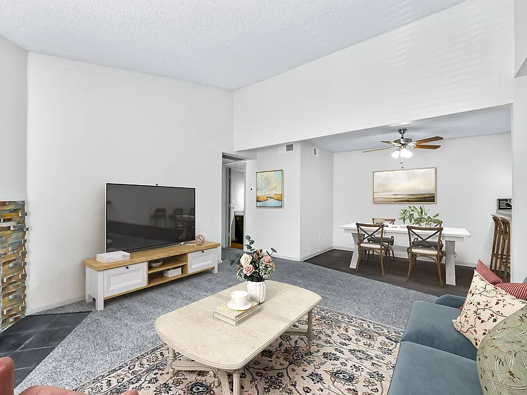A1 Living Area w/ Breakfast Nook