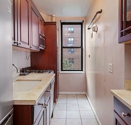 3rd image of 206 W 103rd St #5G