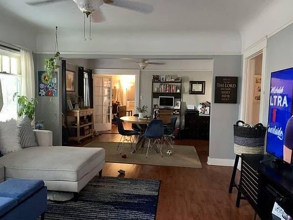 2nd image of 3954 Dove St