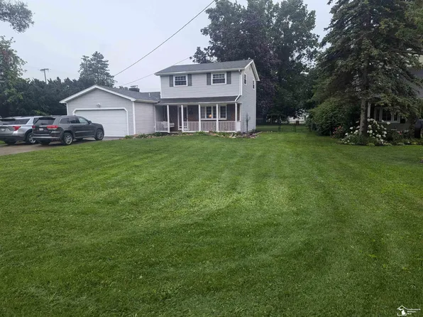 1023 Feltis Dr, Temperance, MI 48182