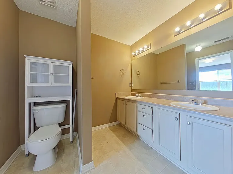 219 Limestone Cir — Photo 10