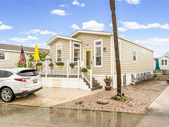 2nd image of 860 Nettles Blvd #860