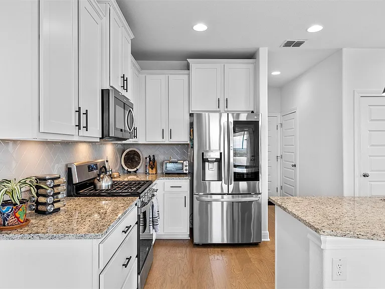 6201 Pine Leaf Trl — Photo 11