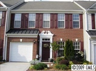 412 Foilage Ct, Lake Wylie, SC 29710
