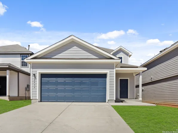 8839 Black Oak Drive, Elmendorf, TX 78112