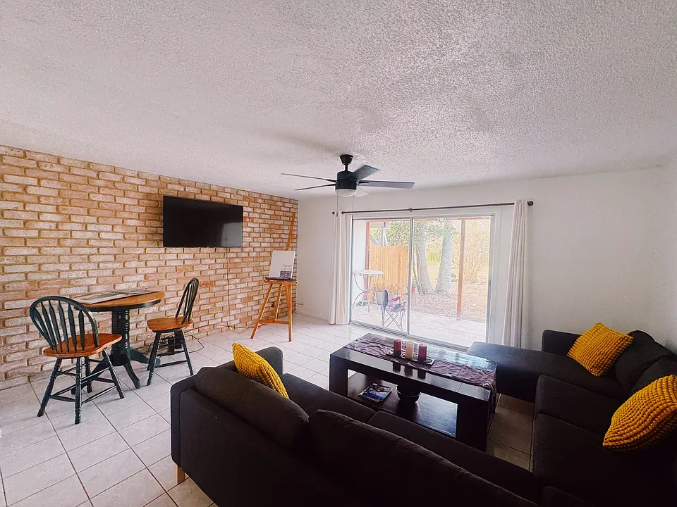 714 Continental Dr #3