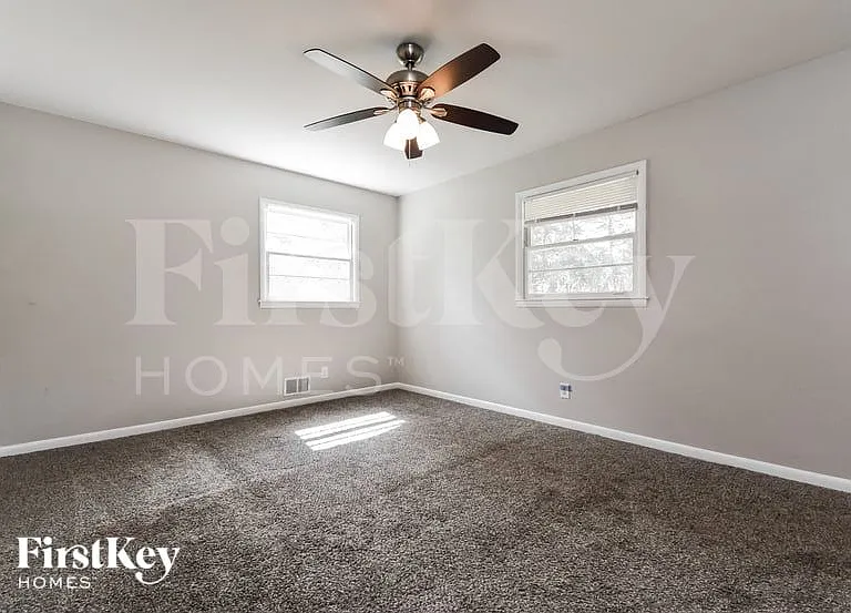 2032 Twin Falls Rd — Photo 10