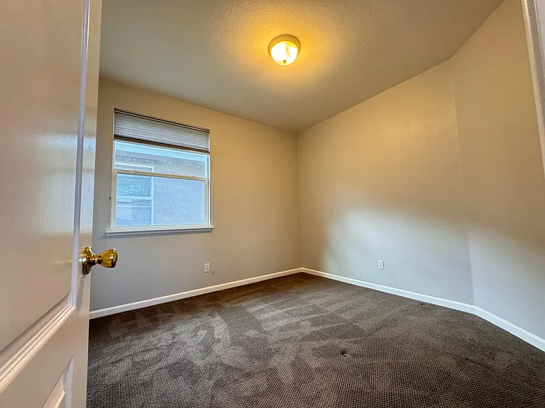 2451 Hanson Dr — Photo 30