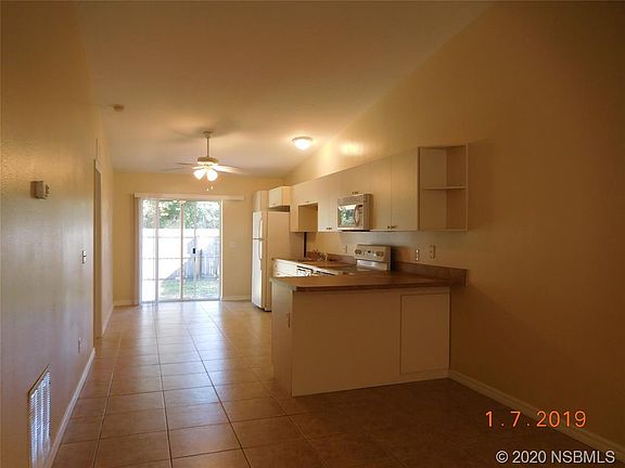 5th image of 2937 India Palm Dr