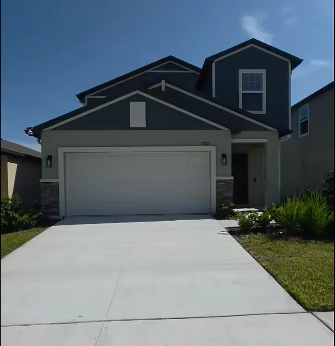5 bed, 2.5 bath, 2389 sqft, $3,600 — Photo 1