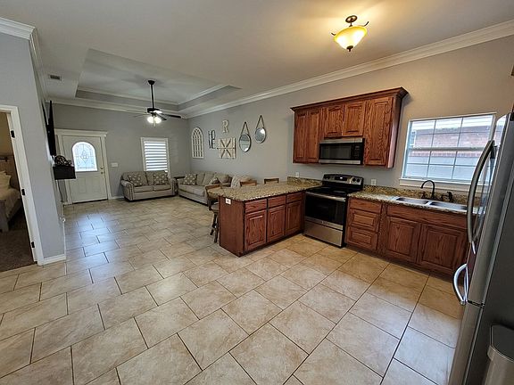 5th image of 1213 E Pecan Ave