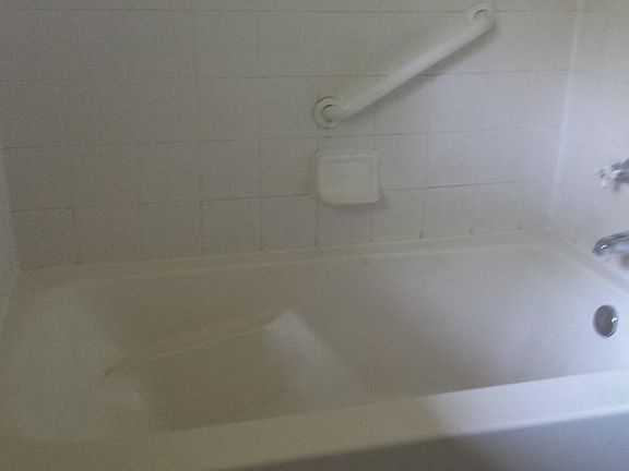 soaking tub
