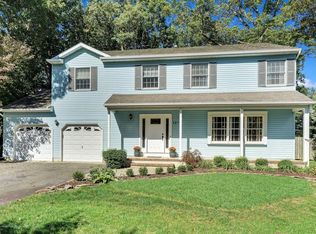 127 Fox Hollow Dr, Lanoka Harbor, NJ 08734