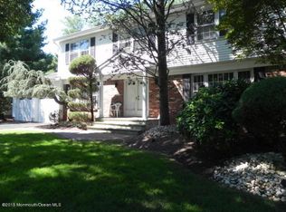 29 Navajo Rd, Manalapan, NJ 07726