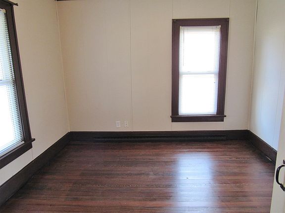 4th image of 235 E 12th St