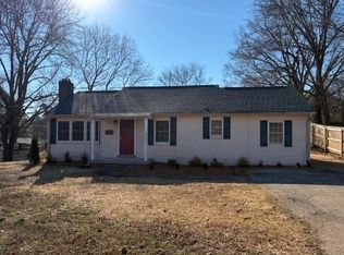 811 E Blythe St, Paris, TN 38242