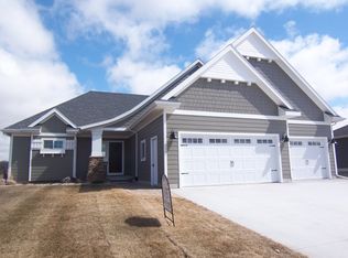 1433 Doral Dr, Brookings, SD 57006