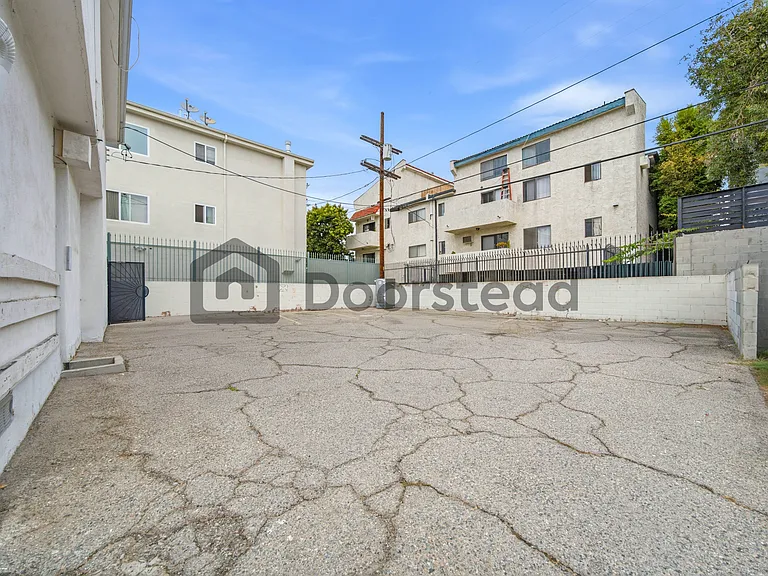 3610 Westwood Blvd #1 — Photo 25