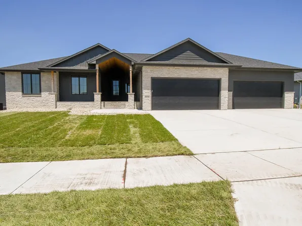 6504 E Hawker Trl, Sioux Falls, SD 57110
