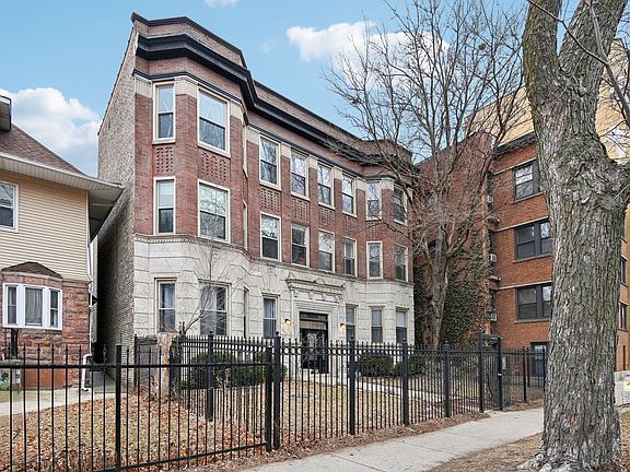 2nd image of 5030 N Kenmore Ave APT 3S