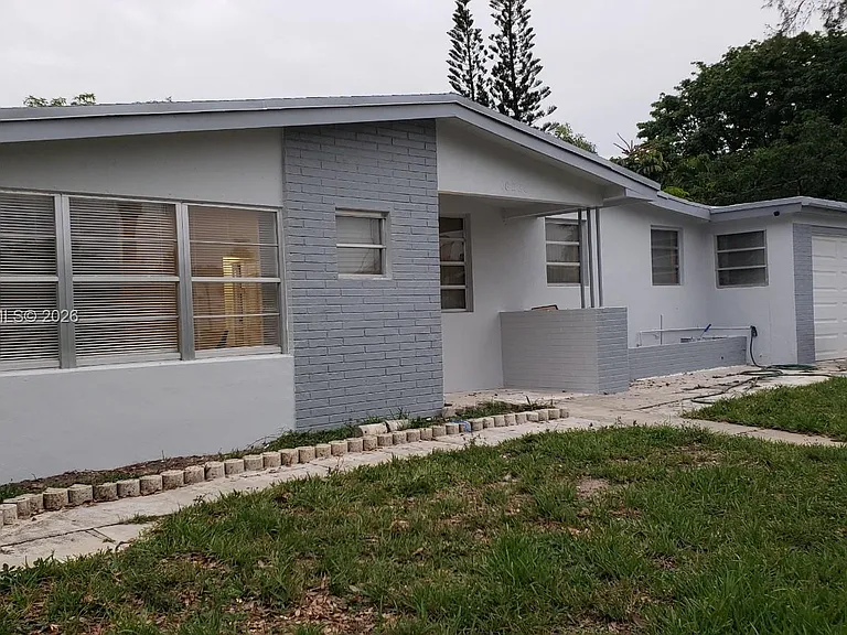 18280 S Glades Dr — Photo 9