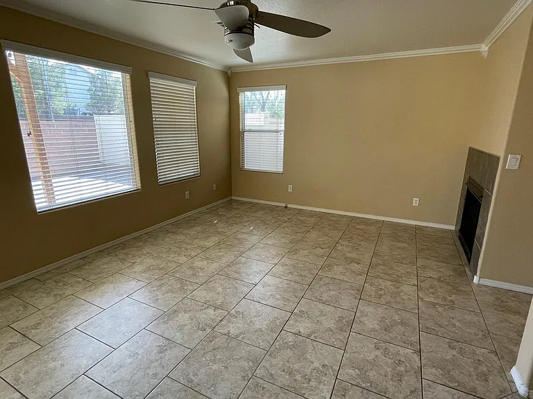4725 Portola Vista Ave — Photo 4