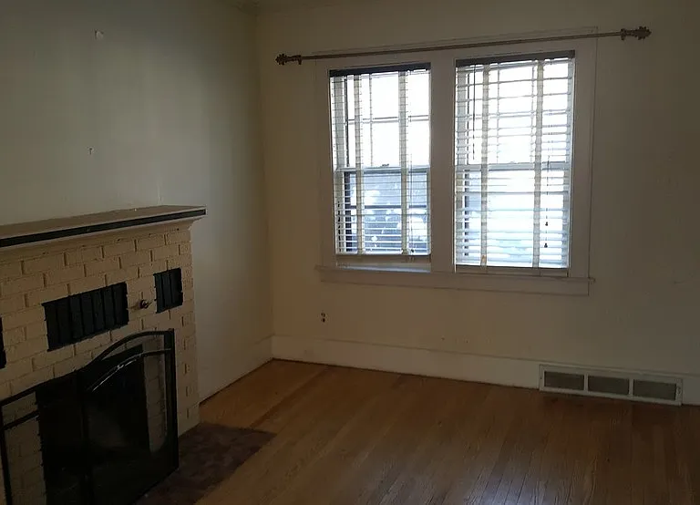 1004 Cleo St — Photo 4