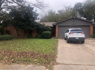 2806 Sunset Ln, Grand Prairie, TX 75052