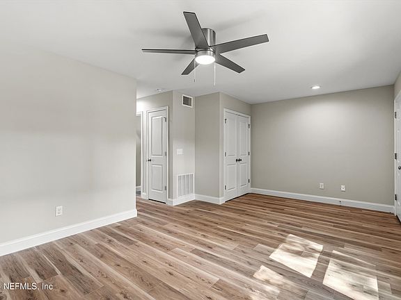 4th image of 8209 KENSINGTON Square