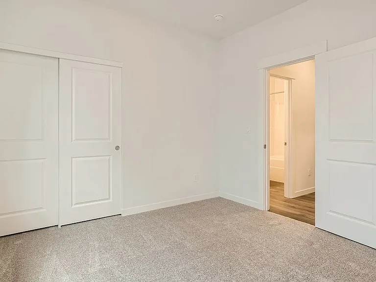 5135 Parkway Dr NE — Photo 7