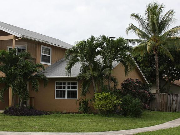 3rd image of 1900 SW 83rd Ave