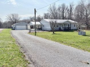 38019 Longs Crossing Rd, Leetonia, OH 44431