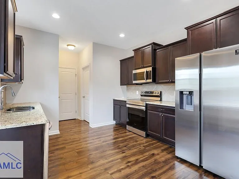 64 Brandonwood Rd — Photo 13