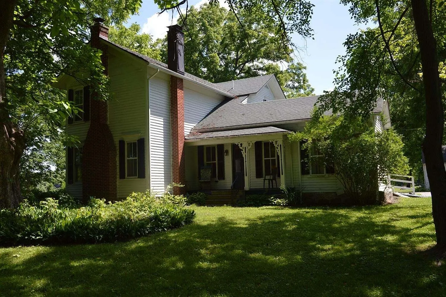 5 bed, 2.0 bath, 3809 sqft, $2,200 — Photo 3