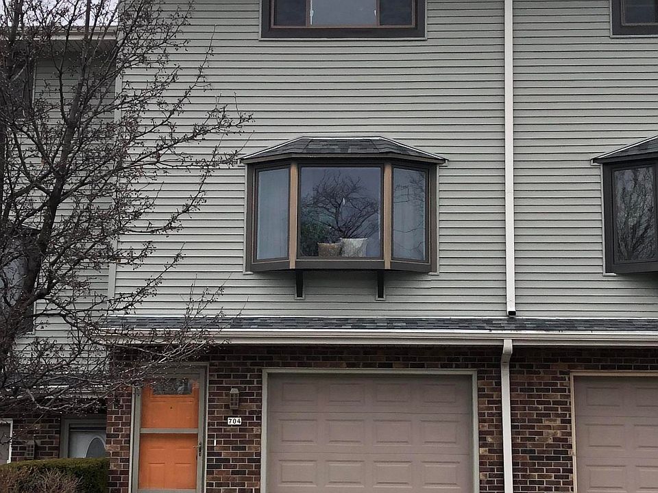 1st image of 704 Tamarack Dr E